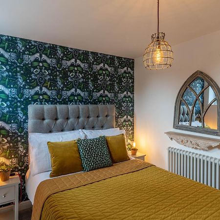 Luxury Chapel Apartment Within City Walls Честер Экстерьер фото
