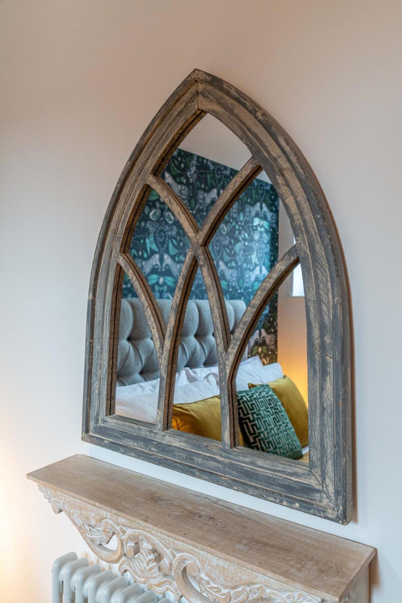 Luxury Chapel Apartment Within City Walls Честер Экстерьер фото