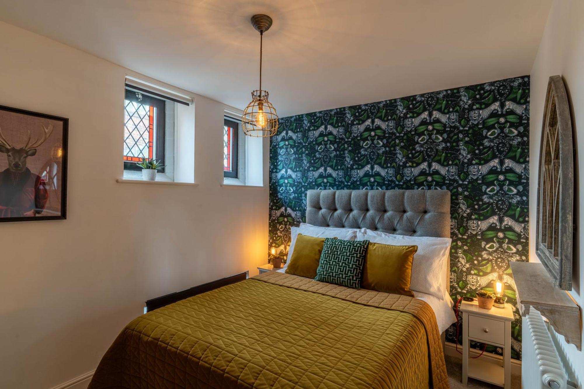 Luxury Chapel Apartment Within City Walls Честер Экстерьер фото